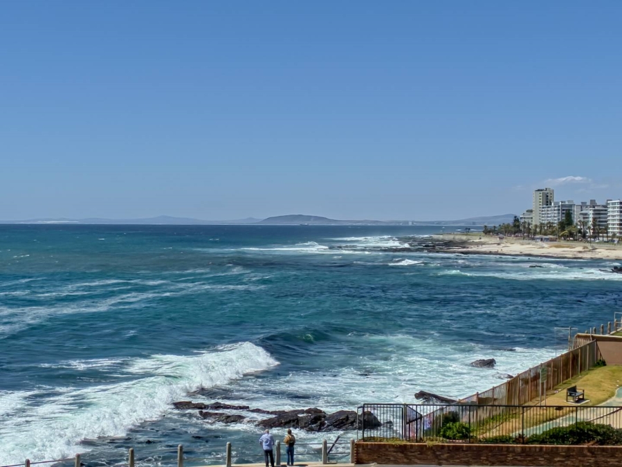 To Let 2 Bedroom Property for Rent in Sea Point Western Cape